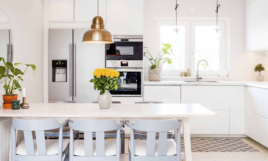 Kitchen & Dining