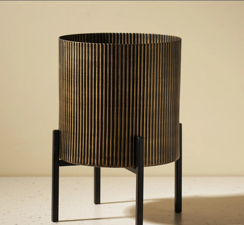 Black Iron Ribbed Planter With Stand Medium