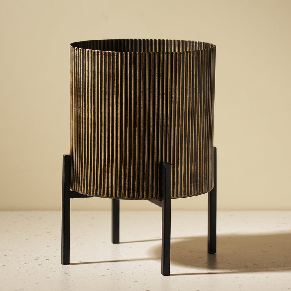 Black Iron Ribbed Planter With Stand Medium